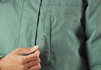 WVT336-Patched-pockets-on-chest-with-snap-button